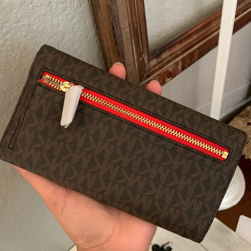 New Mk ❤️ Jet set large travel trifold wallet - Picture 2 of 6